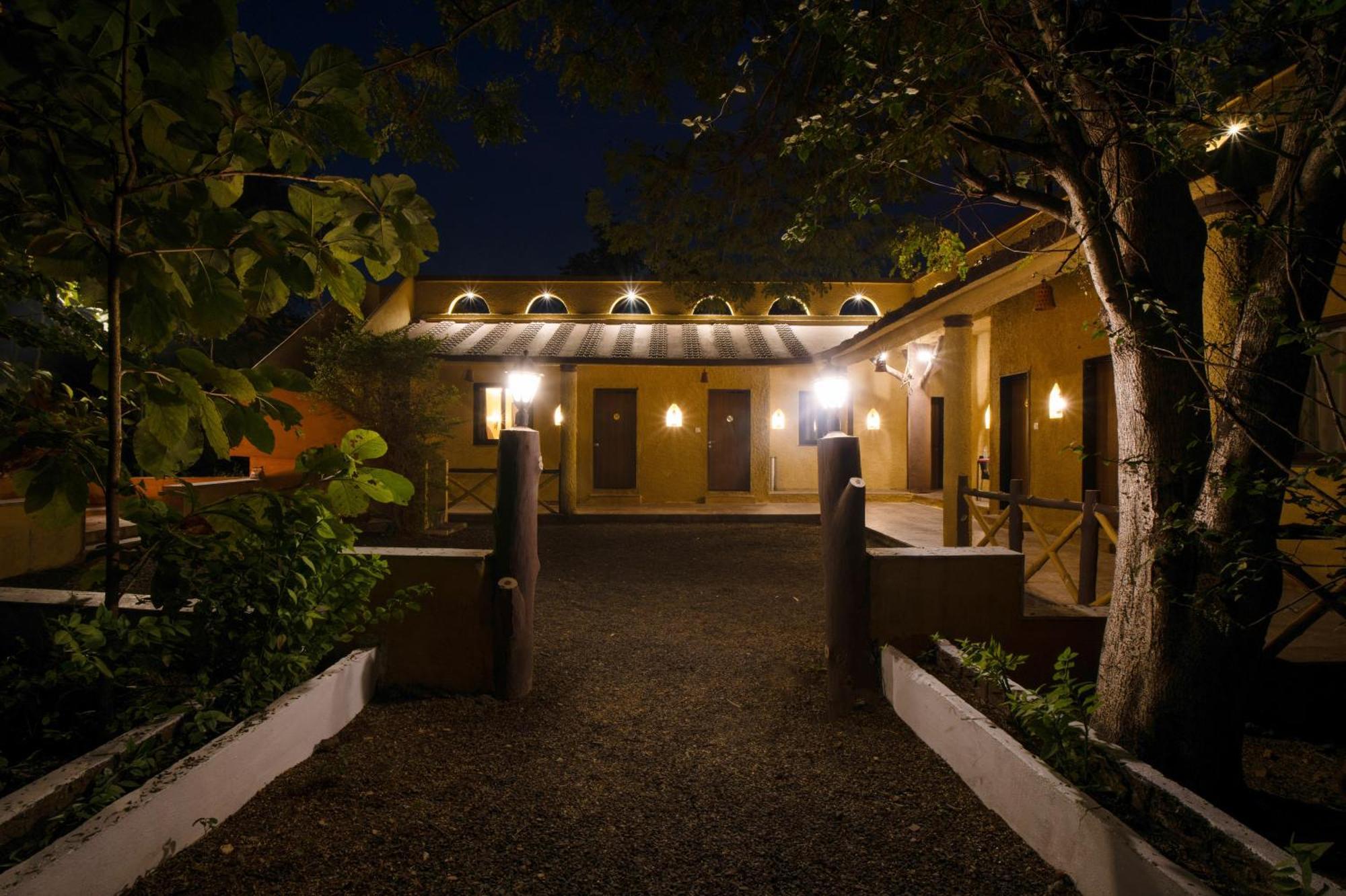 Treebo Premium Mowgli'S Den, Pench Hotel Khawāsa Exterior foto