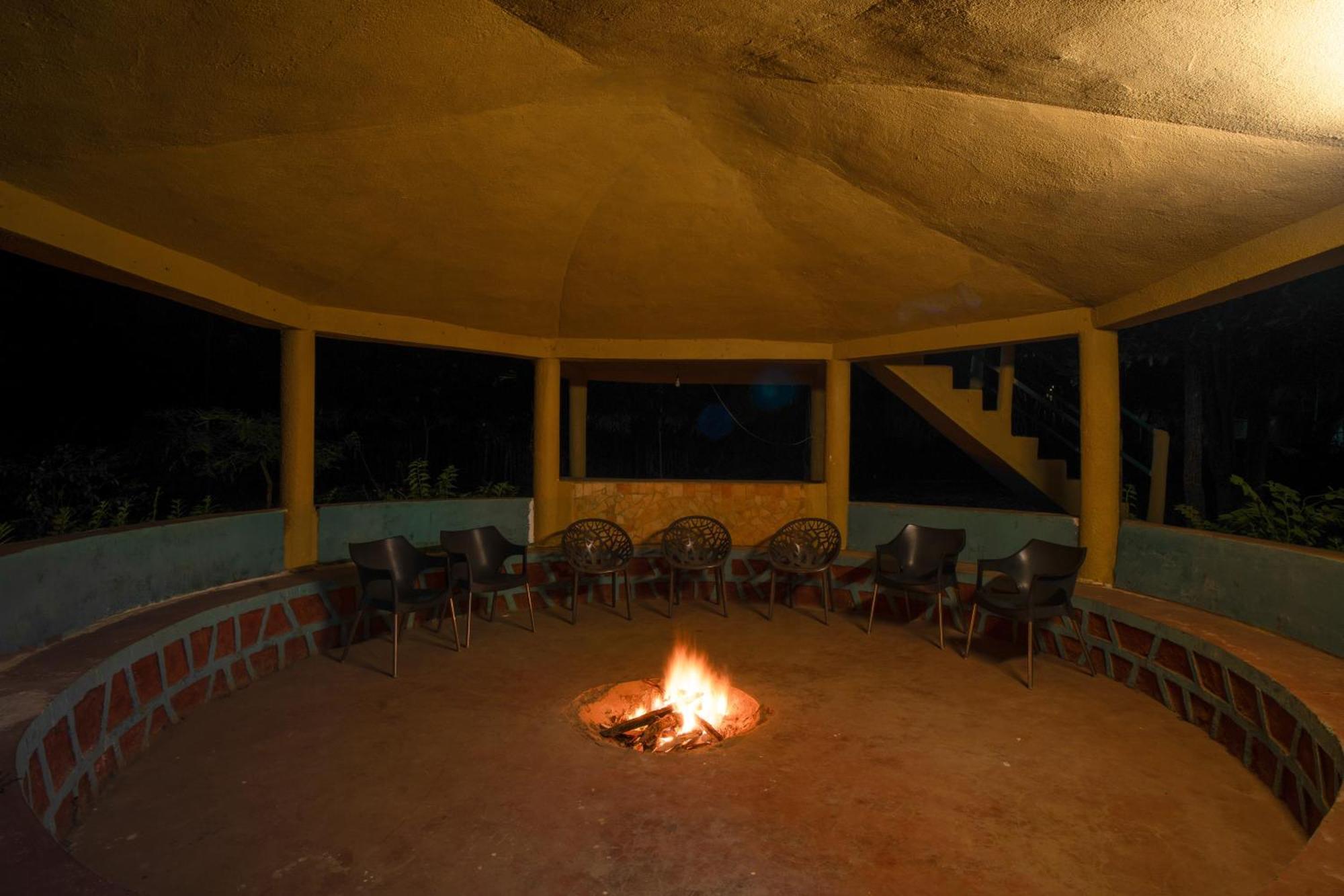 Treebo Premium Mowgli'S Den, Pench Hotel Khawāsa Exterior foto